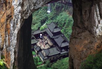 武隆天生三桥+仙女山纯玩一日游·含景区换乘车+午餐·赠旅意险【[品质保障]舒适舱旅游大巴，含景区换乘车，无套路0购物0自费】