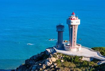 【南澳岛】广东汕头南澳一日游|玩转灯塔、沙滩与渔港的三重奏|【[一半灯塔一半海，南澳岛的治愈漫游]】