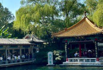 邯郸出发济南趵突泉+大明湖+芙蓉街+黑虎泉跟团一日游【泉城济南重要的风景名胜、开放窗口和闻名中外的旅游胜地，素有“泉城明珠”的美誉。】