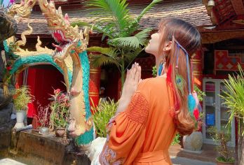 《向往的生活》同款丨曼远村一日游丨打卡蘑菇屋丨做一日傣寨闲人【专属包车： 提供舒适的专属车辆接送，行程自由灵活，适合家庭和朋友小团体，带娃探访《向往》拍摄地】