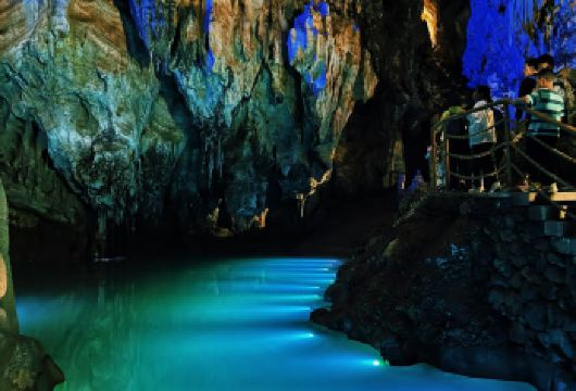 贵州毕节织金洞+织金大峡谷一日游中英文服务【探织金洞天奇观，穿大峡谷地缝】