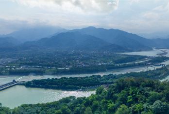 都江堰+熊猫乐园 享特色午餐+川剧秀 纯玩无购物 三环内接早【成都三环接早；纯玩无购物、无推销】