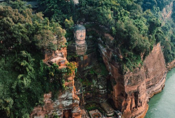 【乐山大佛】2.5小时人工讲解·精选资深讲师·小包团【乐山大佛 | 走近天下第一大佛】