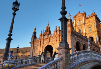 西班牙塞维利亚大教堂+塞维利亚军史博物【中文司机/可订多日】【免费量身定制行程，多日行程包车巨惠！详情可咨询客服人员！】