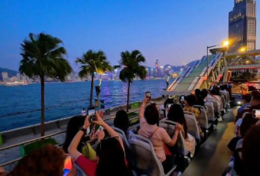 香港一日游20人小团-百元餐标+叮叮车+敞篷巴士+夜游维港【贴心赠送：天星小轮、百年叮叮车、敞篷巴士夜游维港、夜游维港】