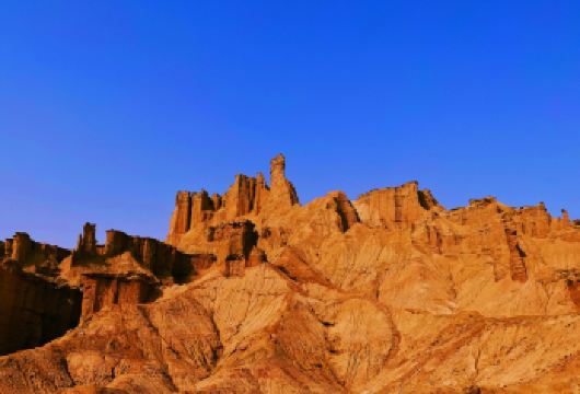 拜城红石林烈焰泉小团航拍纯玩商务车团【小车出行；纯玩无购物；赠送无人机航拍；司兼导景区一站式服务】