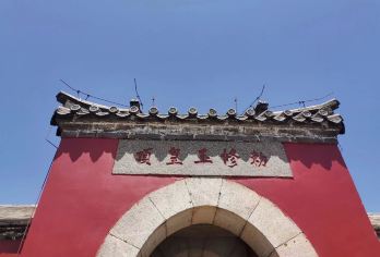 泰安市区专车接送-泰山+南天门+玉皇顶+桃花源一日包车【可加购泰山导游讲解服务，具体咨询商家客服。】