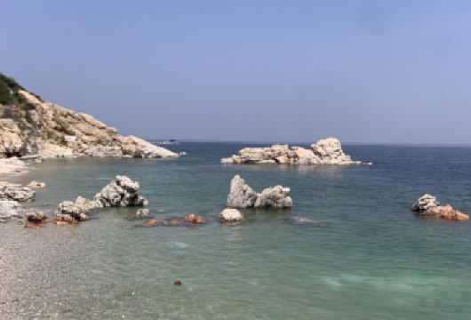 养马岛+月亮湾+烟台山灯塔+所城里【4-8人轻奢团】【[烦恼出逃计划]“烦恼总超支，年轻免费” 更适合中国宝宝体质的一日游，送自己一场海上日落，治愈一刻。】