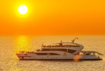 富国岛鹦鹉螺豪华邮轮日落游 自助晚餐+现场音乐演出+JD派对【在豪华游轮上，在海浪的轻轻摇晃、海洋的景色和声音中放松身心】