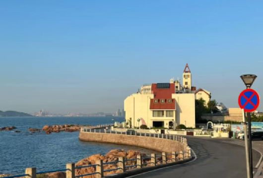 栈桥+八大关+青岛奥帆中心+信号山公园+琴屿路+小麦岛公园【全程专车接驳/一网打尽精华景点/无忧畅游不留遗憾/一日行程科学串联告别走马观花/深度体验城市魅力】