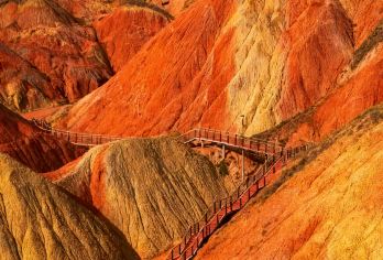 水墨丹霞+炳灵寺+黄河三峡+黄洮交汇一日游【市内接送】【1，达人带队，精选线路，深度体验，创新玩法，贴心管家，摄影帮手，路上美景随走随停！】