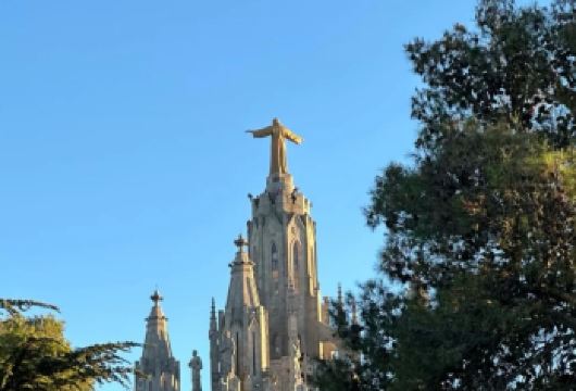 西班牙巴塞罗那-艺术与自然之旅-包车精选【专属客服和本地中文司机，一家一团包车】