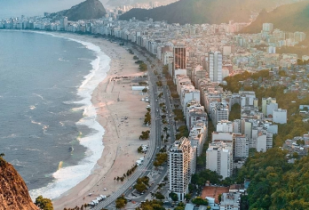 巴西里约-特种兵式-经典景点地标打卡游-1日中文包车游【经典地标基督像，世界新七大奇迹之一，俯瞰里约，电影取景地；里约热内卢主教座堂；网红塞勒隆阶梯】