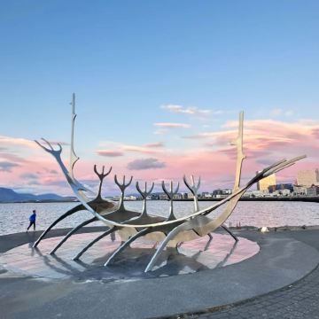 冰岛蓝湖+克莱瓦湖+雷克雅未克美术馆+太阳航海者一中文包车