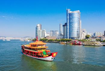 厦门鼓浪屿+豪华游船看金门+南普陀寺一日游【含接送+午餐】【[臻选线路]近距离海上看金门，南普陀祈福，漫游海上花园鼓浪屿，深度游玩不虚此行。】