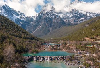丽江：丽江古城+束河古镇+白沙古镇+虎跳峡 景点可调可定制G【全程中文/英文/俄语/小语种服务，沟通无障碍，景点可调,多种车型可选】