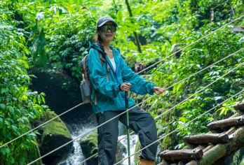 腾冲高黎贡山青岩子徒步拼团一日游【[缤纷景点]轻徒步+峡谷探险+暖泉小灶+野温泉+温泉泳池】