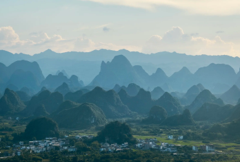 阳朔遇龙河+千里江山图+银子岩/画廊一日游【徒步/漂流可选】【[体验升级]十里画廊山水风光，遇龙河漂流徒步可选，网红千里江山图，打卡体验两不误，玩转阳朔！】