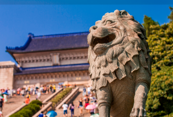 【头号说】南京中山陵/明孝陵.文史大咖人工精讲.可单点或套餐【专属导游全程陪同： 资深讲解员带您穿越历史，揭秘钟山背后的人文故事，告别走马观花，深度领略文化底蕴】