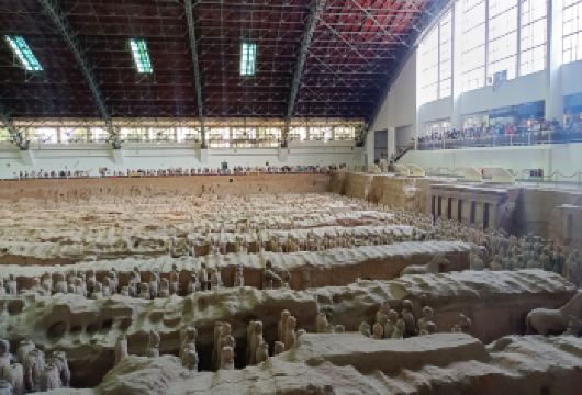 西安兵马俑往返直通车【含兵马俑门票+人工讲解+5-9座小车】【[讲解全面]全面讲解兵马俑1/2/3号坑，有讲解才能看得懂这个奇迹。 拼团讲解免费耳麦使用，无需等待】