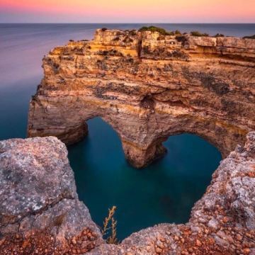 葡萄牙贝纳吉尔海洞+佩达徳角+圣维森特角精华海岸线一日包车游
