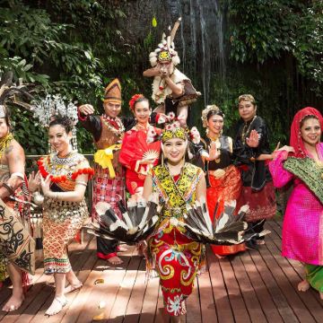 砂拉越文化村半日游（古晋出发) - 上午或下午可选