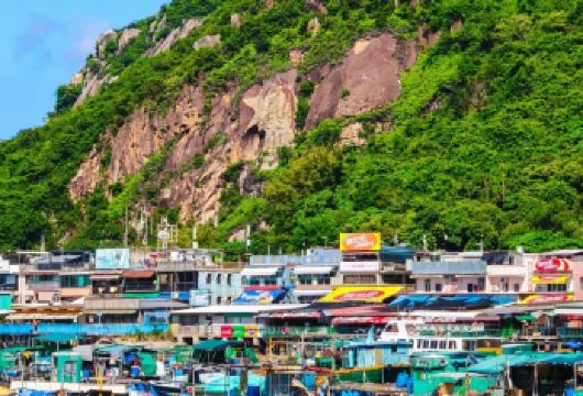 香港中环码头一日游（不含船票-可乘船前往南丫岛/长洲岛）【乘渡轮探访离岛悠然风情，徒步山海小径品味渔村文化与自然生态】