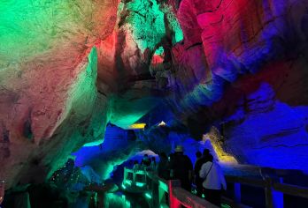 临沂竹泉村+地下大峡谷+萤火虫水洞包车一日游-可英文服务【提供多语种服务、全程专车接送、热门景点门票代订一站式旅行服务】