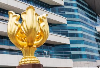 乘叮叮车丨中国香港港风探知纯玩一日丨天星小轮+流量卡+太平山【海防道熟食街市-打卡超40年历史网红餐厅！】