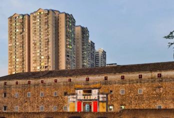 梅州包车9小时一天游/打卡泰安楼+花萼楼+坪山梯田+百侯古镇【土楼梯田客家韵，一日读懂梅州情。】