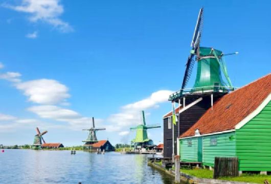 荷兰阿姆斯特丹&海牙+梵高博物馆+莫里茨美术馆+席凡宁一日游【专车提供高效跨区移动，轻松串联城市核心区与近郊景点，省去公共交通换乘与等候时间】