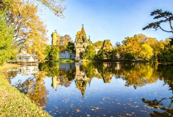 维也纳中世纪城堡与地下湖的探秘包车之旅【逃离人潮前往维也纳北部和西南部的森林与乡村】