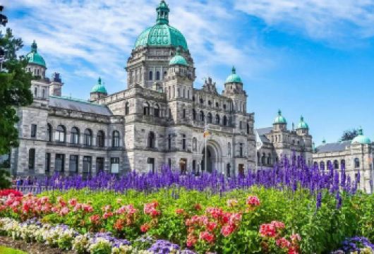 加拿大维多利亚一日游【温哥华往返/含BC轮渡/宝翠花园】【参观拥有百年历史的宝翠花园和英式风情的维多利亚内港观光区】