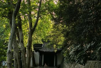 镇江金山公园+西津渡古街+云台山+北固山一日游-可英文服务【提供多语种服务、全程专车接送、热门景点门票代订一站式旅行服务】