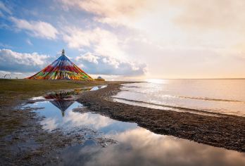 茶卡盐湖+青海湖一日游【双湖纯玩+无购物】【[成团保障]封顶8人小团市区规定范围内上门接送，大巴团分站式集合灵活舒适性价比高，多套餐任你选择】