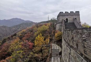 慕田峪长城和故宫私人游览，配备英语司机【持VIP快速通行证避开慕田峪长城的人潮 会说英语的司机 在自由活动时间，您可以按照自己的节奏探索长城和故宫。】