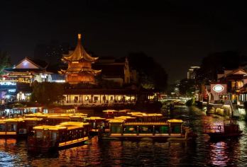 金陵漫韵趣游记丨水游城+水平方特色活动+夫子庙夜游【二次元氛围浓厚，水游城水平方畅玩整个下午，吃谷集邮惊喜彩蛋等你解锁】