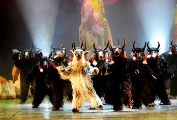 九寨沟漳扎镇藏迷大剧院演艺中心【24小时售前售后服务电话：4008663333转80615】