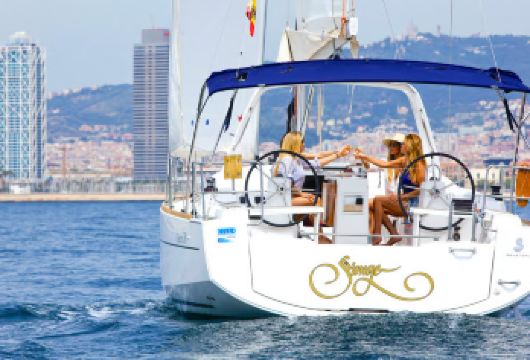 西班牙巴塞罗那 奥林匹克港1小时帆船观光游 含小吃/9人小团【9人小团+沐浴在地中海阳光+小吃饮料+欣赏巴塞罗那天际线】