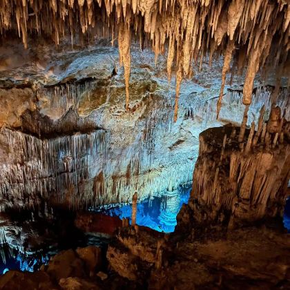 帕尔马大教堂+赫拉洞穴+帕尔马海滩中文包车一日游【不含门票】