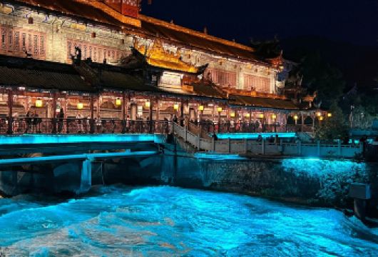 都江堰一日游【10点懒人游赠川剧武术杂技演出 自拍熊猫广场】【纯玩不进购物店 三环内包接（三环外自行到集合点，导游报销车费樶高10元一人）】