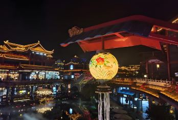 成都出发眉山一日游：三苏词博物馆+东坡印象水街【可选英文导游|专车接送|行程可调|可定制行程】