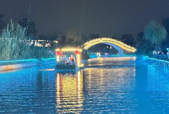 安徽亳州曹操地下运兵道️+花戏楼️+华祖庵️一日游可英文服务【运兵道藏曹操奇谋，花戏楼刻徽晋匠心，华祖庵祭医圣悬壶，博物馆览亳州千年。】