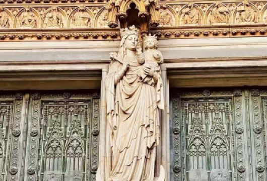 德国法兰克福往返科隆一日游【10H包车+中文免费定制】【尊享一对一高端行程定制，豪华包车专属礼遇，专业旅行顾问24小时恭候垂询。】