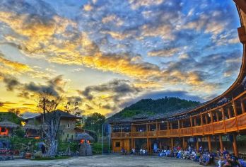 贵州荔波小七孔山水诗画+瑶山古寨千年瑶韵|夏日避暑/休闲度假【VIP私人高级定制行程、专属中文司机、舒适包车出行、景点随心调】