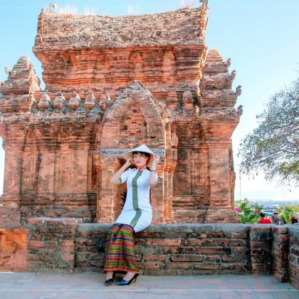 私人 - 越南宁顺一日游 （沙丘 - 葡萄 - 波克隆加莱）