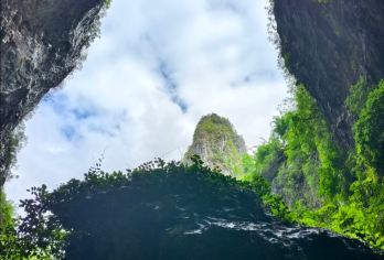 中国百色—长寿村百魔洞+三门海+巴马百鸟岩一日游【探寻山水间的长寿密码】