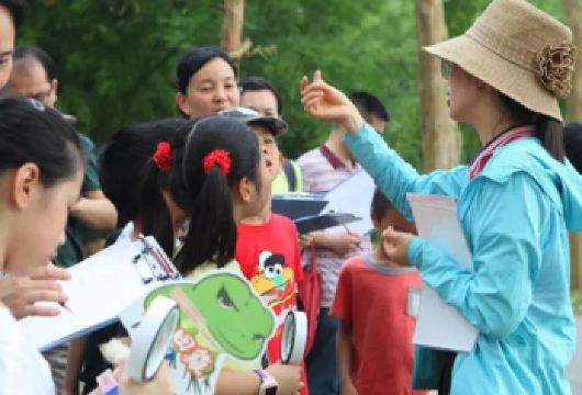 中科院热带植物园2.5小时人工讲解丨4场次可选择丨揭秘王莲【[金牌讲解]趣味故事引导将植物特性（如绞杀现象、跳舞草）转化为生动故事，适合各年龄层游客，通俗易懂】