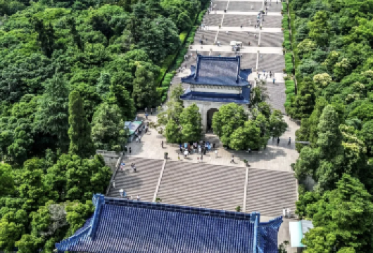 中山陵真人讲解90分钟含预约【场次可选】【90 分钟深度精讲，从建筑细节到历史脉络，带你看懂中山陵背后的故事与匠心，拒绝走马观花！】