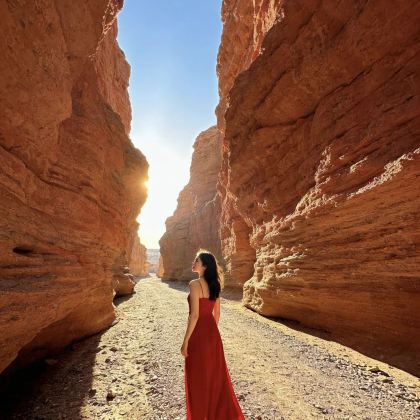 罗布泊雅丹大裂谷+罗布人村寨+塔克拉玛干沙漠+神女湖一日游